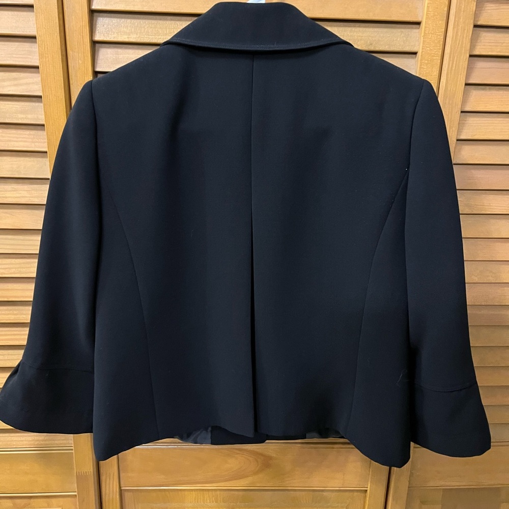 TAHARI - Picture 3 of 3